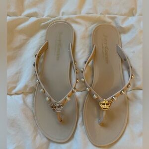 Juicy couture flip flops